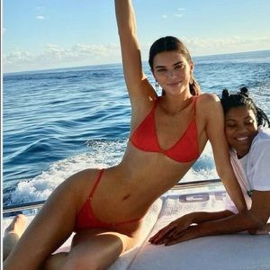 Sommer Swim red bikini